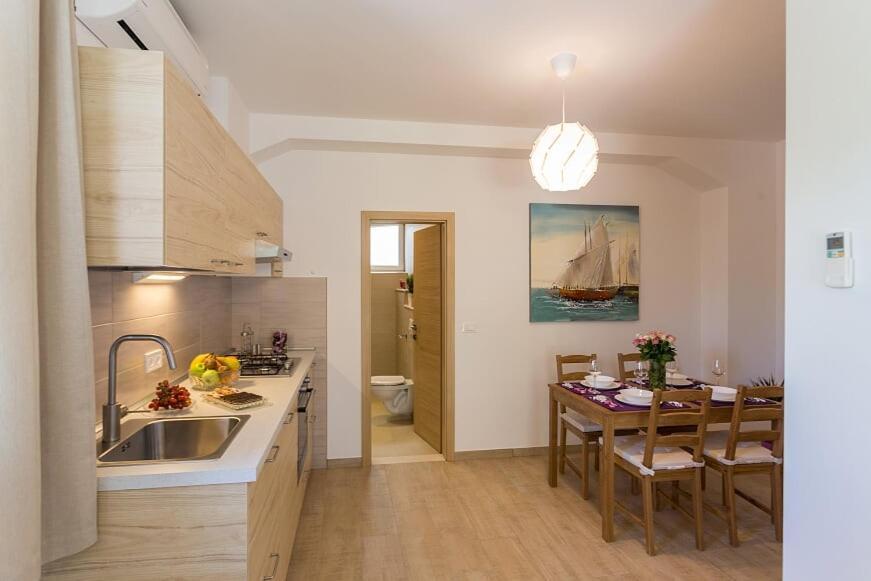 Luksic Apartment *
